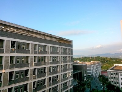 雨后校園