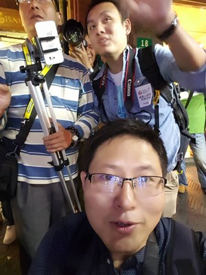  #與你的朋友一起來個(gè)最特別的廣角自拍# 放膽來！