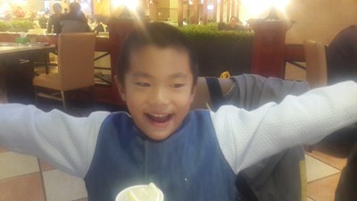  #自己來個(gè)最特別的廣角自拍#小盆友