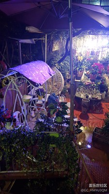 雨夜，花店