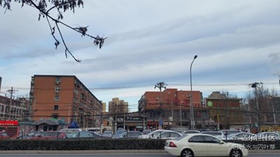 由淺及深的藍(lán)天