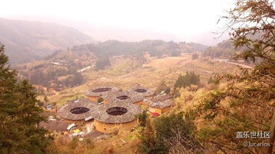 蒙蒙細(xì)雨，萌萌土樓！