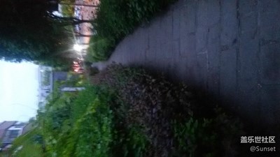邊走邊拍~~~~