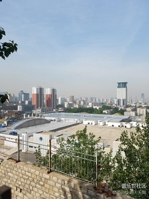 市區(qū)山上！