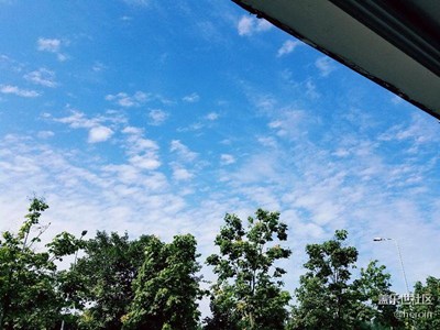 晴空萬里