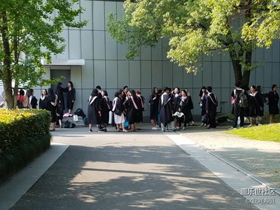 愛不一樣歲月靜好 每天都有人在拍畢業(yè)照