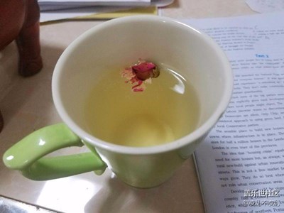 一杯茶 一個(gè)夜晚