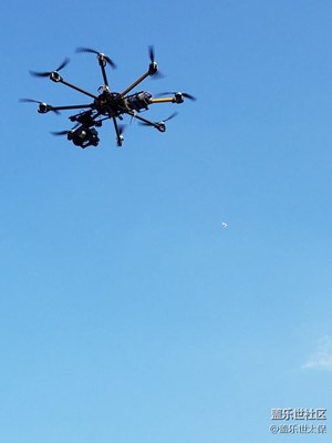 好大的無(wú)人機(jī)