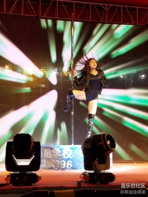 桂林萬福廣場(chǎng)啤酒節(jié)，福利照片（壞笑）嘿嘿嘿