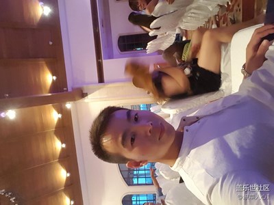 玩完，吃完，開始晚會(huì)了