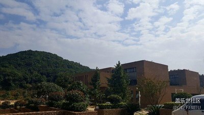 藍天白云，有幾張長的是全景模式