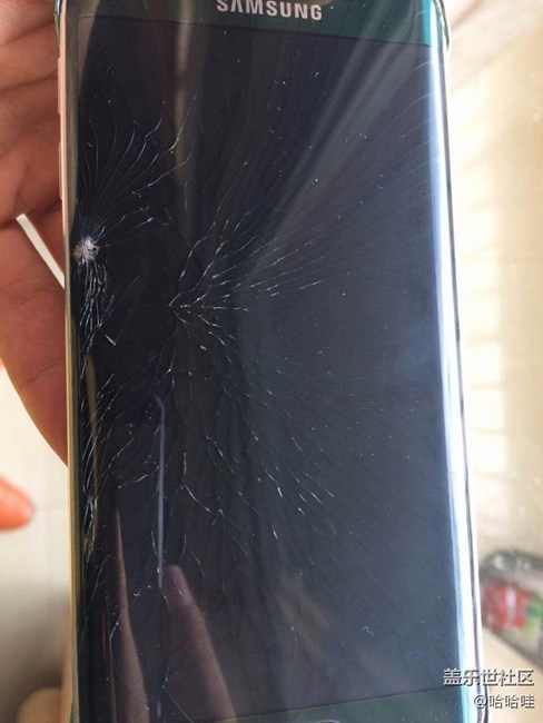 屏幕碎了，售后1250！
