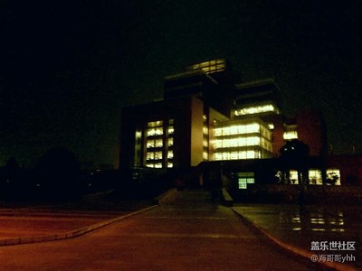 大學(xué)的風(fēng)景??