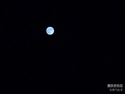 自己的家，早晨七點(diǎn)來鐘