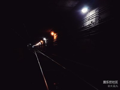 穿越時(shí)光的隧道