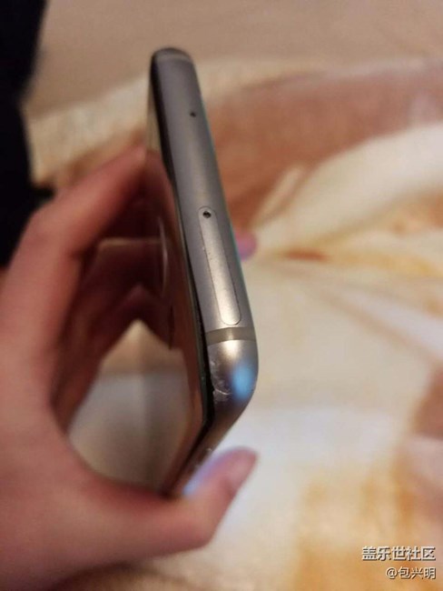 我手機(jī)后屏碎了