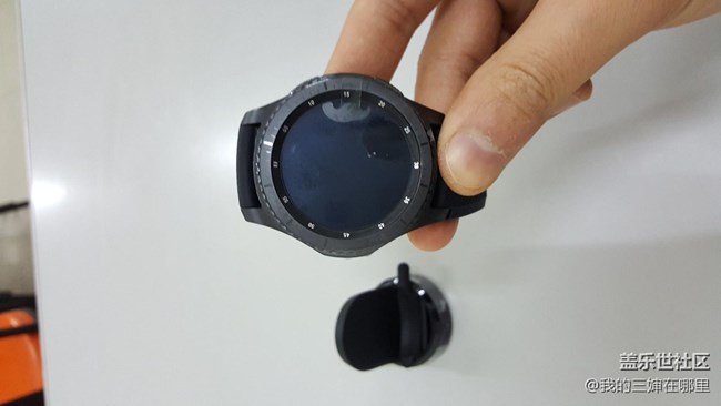 今天收到了盼望已久的Gear S3手表！請高手來解答我的疑惑！