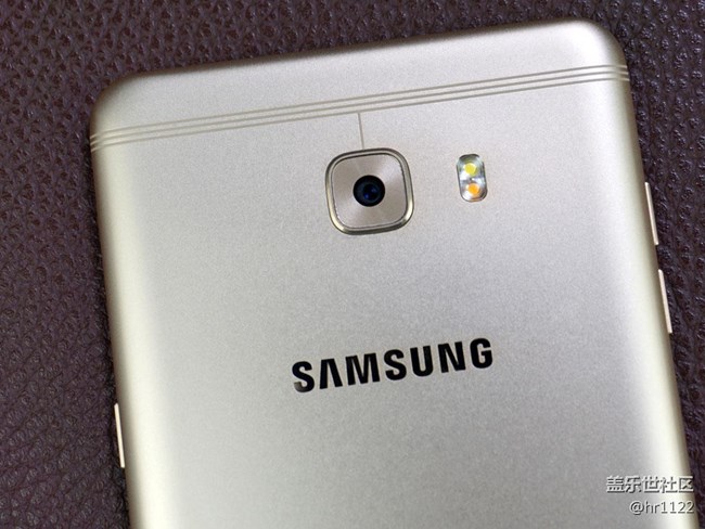 【轉(zhuǎn)】全金屬革新設(shè)計(jì) 三星Galaxy C9 Pro美圖