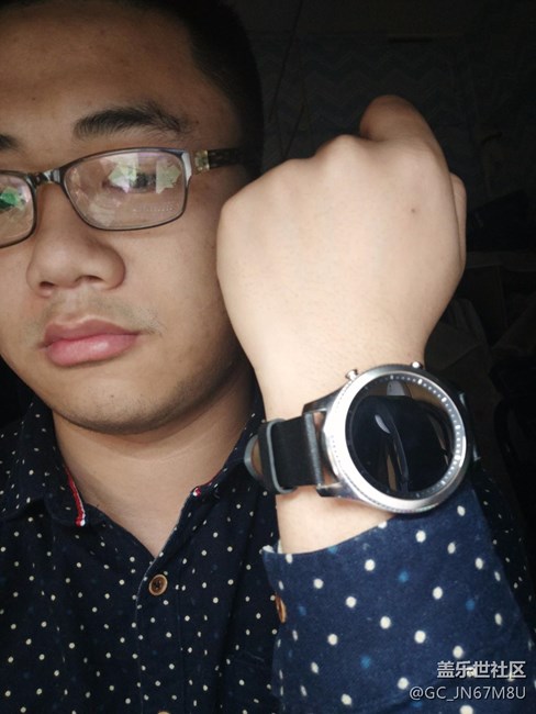 【用科技智造時(shí)間】gear S3與一加三配對(duì)。