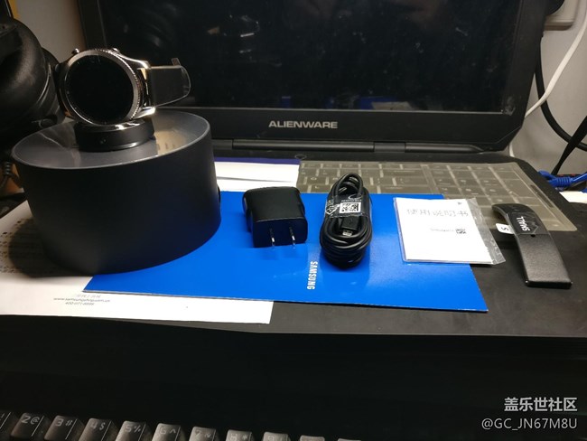 【用科技智造時(shí)間】gear S3與一加三配對(duì)。