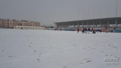 下雪了。