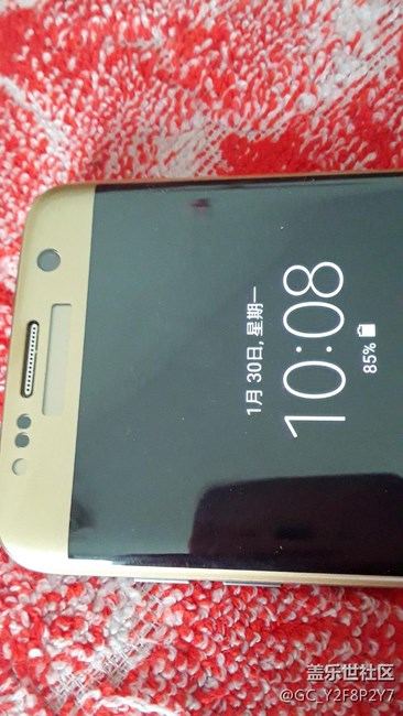 三星s7上部聽(tīng)筒下的小方格是什么？