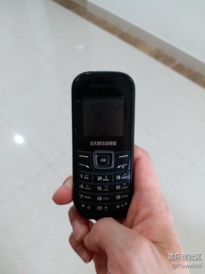 三星懷念機(jī),有的舉個(gè)腳