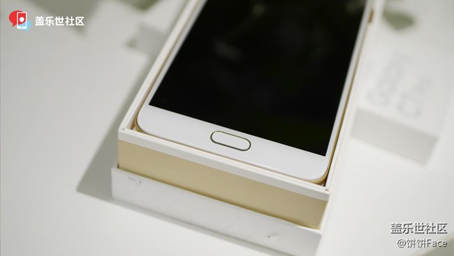 三星蓋樂(lè)世 C7 Pro楓葉金圖賞 延續(xù)經(jīng)典完善細(xì)節(jié)配置