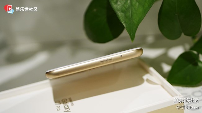 三星蓋樂(lè)世 C7 Pro楓葉金圖賞 延續(xù)經(jīng)典完善細(xì)節(jié)配置