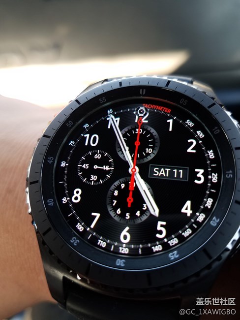 Gear s3手表屏幕凸起