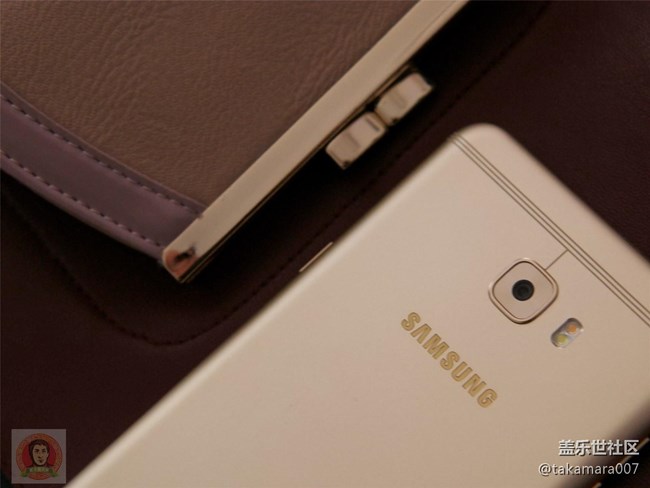 三星Galaxy C7 Pro 開(kāi)箱上手圖集