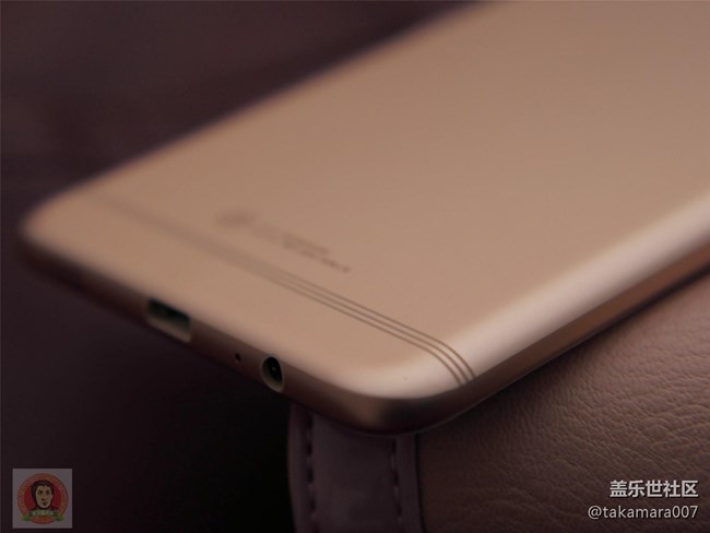 三星Galaxy C7 Pro 開(kāi)箱上手圖集