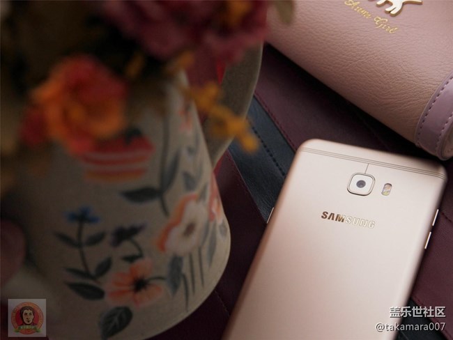 三星Galaxy C7 Pro 開(kāi)箱上手圖集