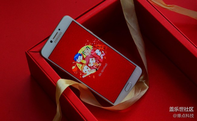 當(dāng)國產(chǎn)手機(jī)品牌都在談加價時，三星C7 Pro卻玩起了走心