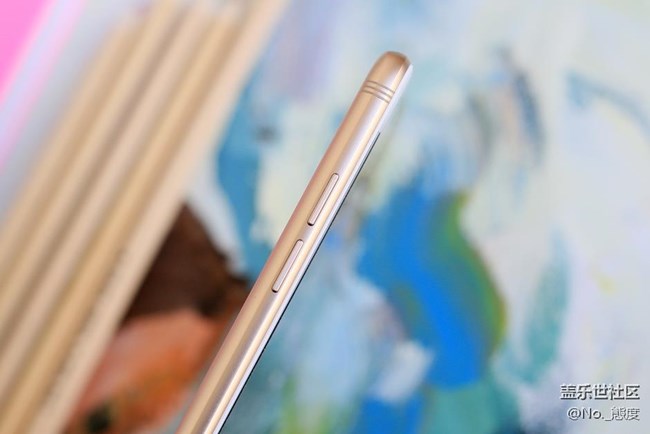 纖薄時(shí)尚，顏值擔(dān)當(dāng)：三星C7 Pro開(kāi)箱圖賞