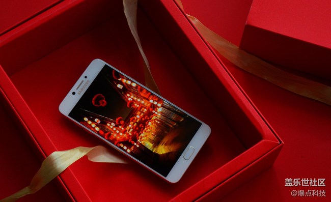 當(dāng)國產(chǎn)手機(jī)品牌都在談加價時，三星C7 Pro卻玩起了走心