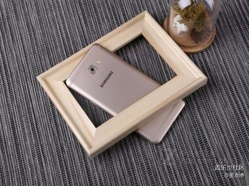 大屏機(jī)中的顏值擔(dān)當(dāng)-三星C9 Pro.