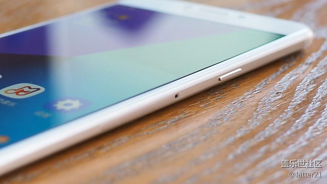 三星Galaxy C7 Pro上手評，準日常機