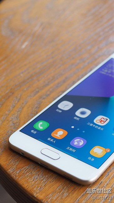 三星Galaxy C7 Pro上手評，準日常機