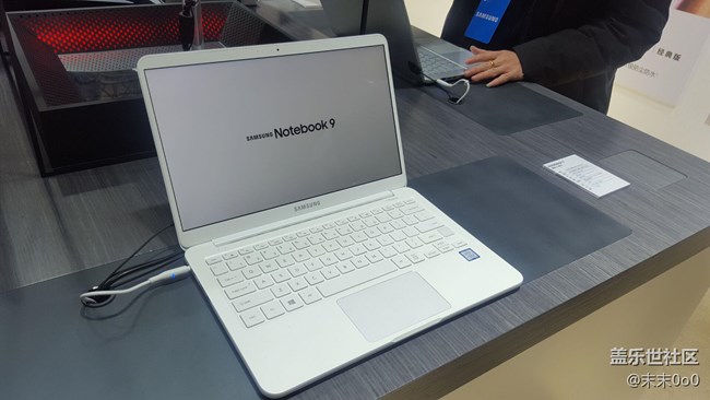三星notebook9圖賞---超薄超輕便攜式筆記本