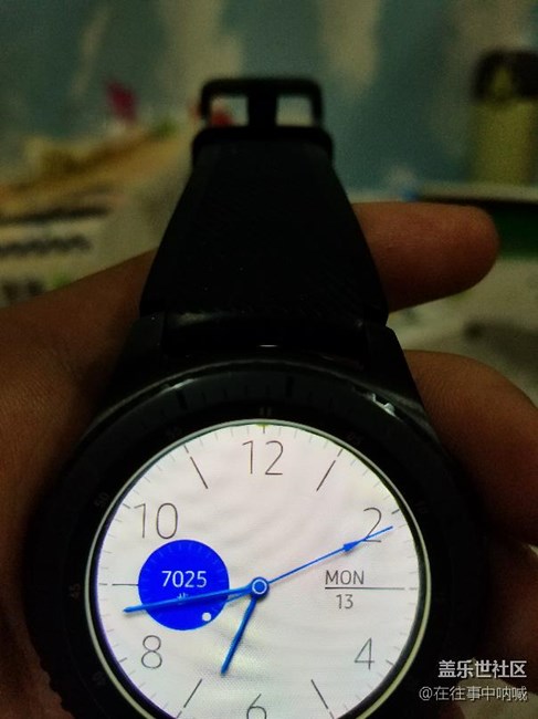 gear S3 屏幕出現(xiàn)小點