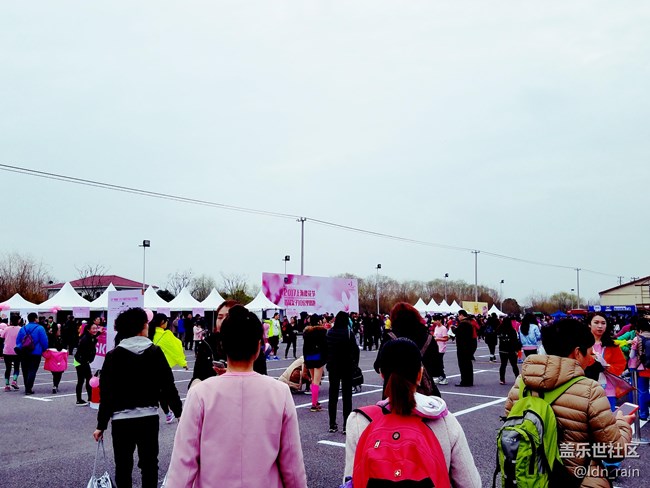 櫻花節(jié)首屆女子十公里路跑