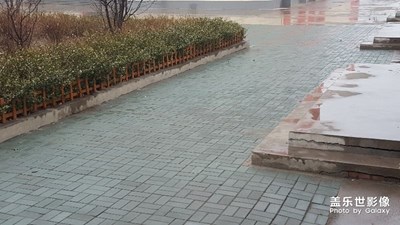 天街小雨潤如酥