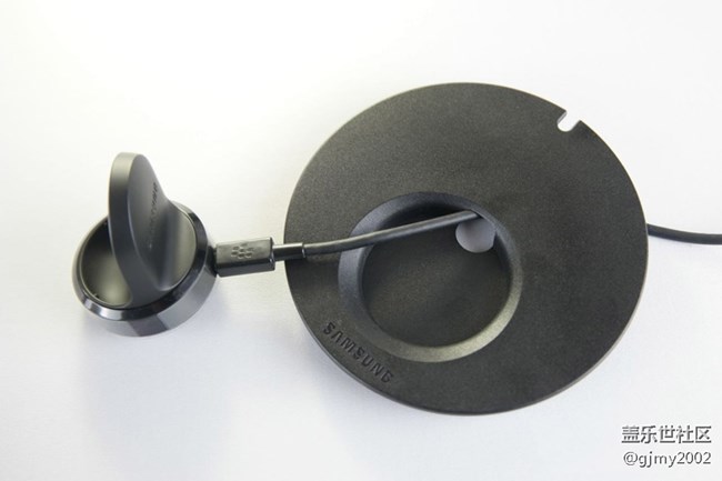 如何將你的Gear S3包裝盒變成充電器架