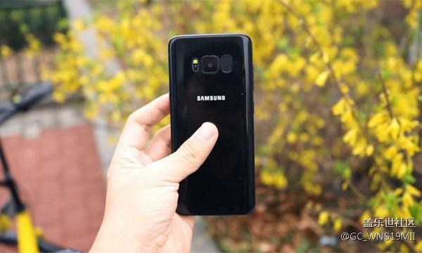 三星S8機(jī)模上手 多了一個(gè)洞是干什么的？