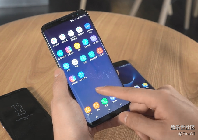 全視曲面屏帶來的手機(jī)設(shè)計(jì)革命