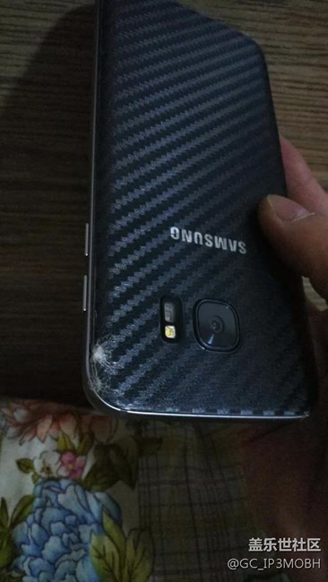 s7edge手一揮，摔水泥地后發(fā)生的事。