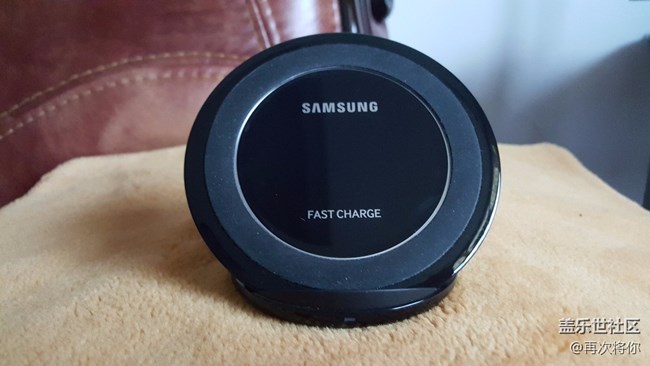 #我是極客# 三星立式快充無線充電器