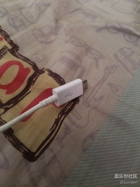 現(xiàn)在充電鏈接手機(jī)一端的頭燙得不行