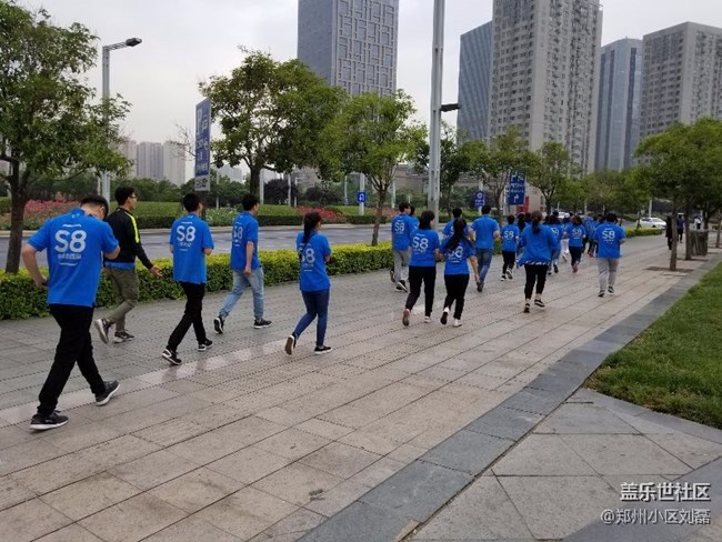 雨中奔跑的小伙伴們！